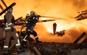 На Миколаївщині через падіння уламків дронів сталася пожежа