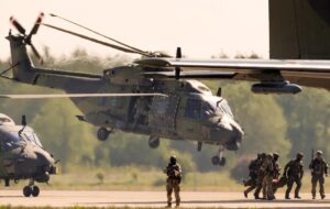 Нідерландські солдати зіткнулися з невідомими дронами в Польщі