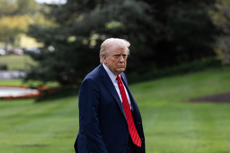Трамп закликав розслідувати спробу його “українського імпічменту”