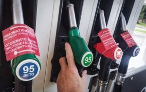 У кількох областях РФ встановили ліміти на продаж бензину