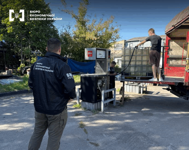 У Києві припинили діяльність підпільних АЗС