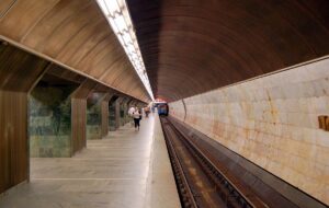 У Києві зупинилась “зелена” гілка метро