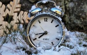 Україна переходить на зимовий час
