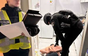 В Києві чоловік влаштував стрілянину про перехожих