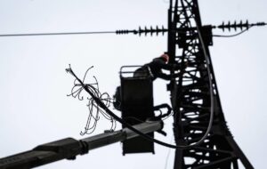 В Україні нові відключення через обстріли і негоду