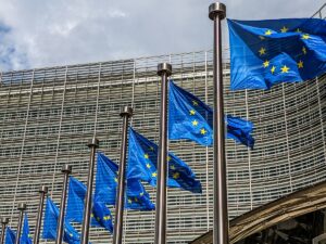 Новини світу - В Єврокомісії зреагували на виведення військ США з Європи