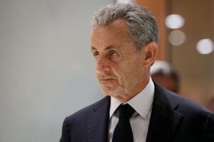 Засуджений колишній президент Франції Саркозі вирушив до в’язниці