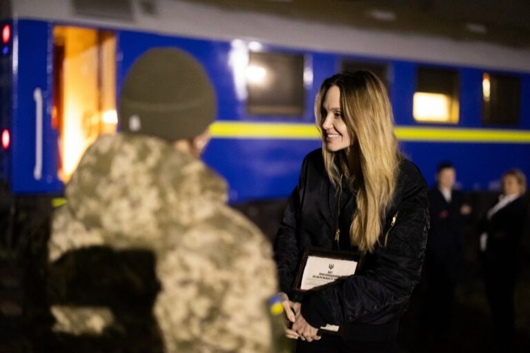 Анджеліна Джолі поділилася враженнями після візиту до України
