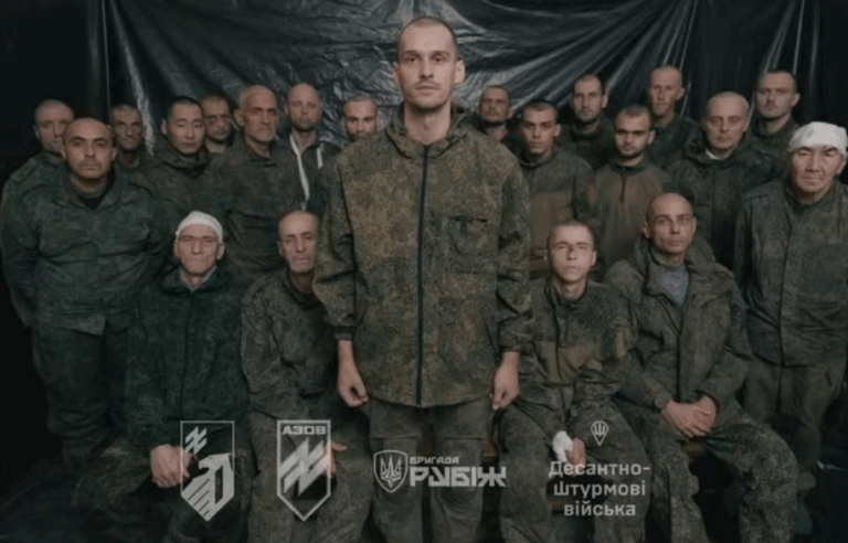 Бійці Азову взяли в полон 21 російського солдата