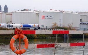 Новини бізнесу - Британія зробила для Lukoil International виняток із санкцій