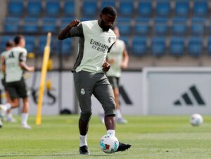 Новини спорту - Челсі проявляє інтерес до ключового захисника Реала