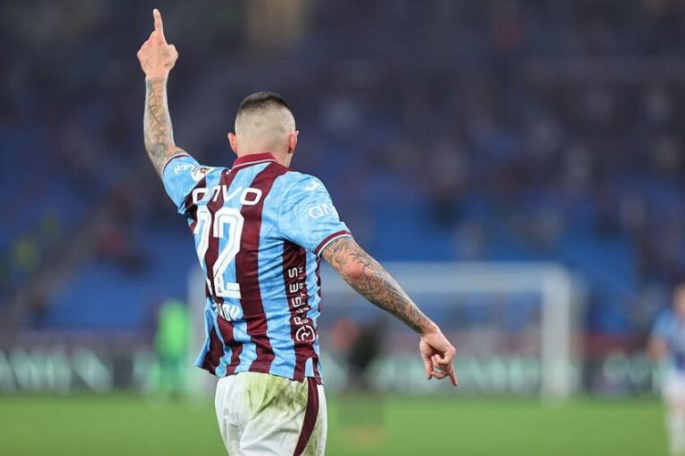 Футболіста збірної України відзначили почесною нагородою