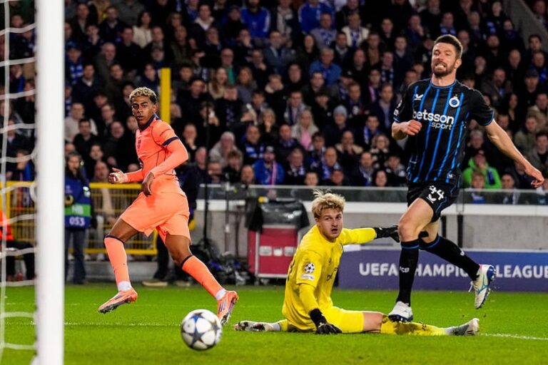 Футбольний трилер: Барселона вирвала нічию, тричі відігравшись