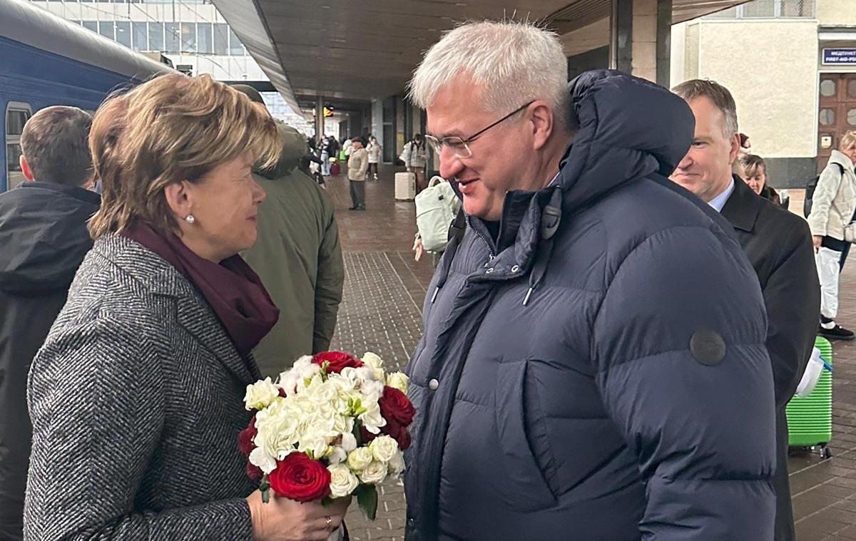 Новини Києва - Глава МЗС Латвії прибула до Києва