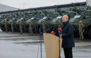 Латвія передала Україні 21 бронетранспортер Patria