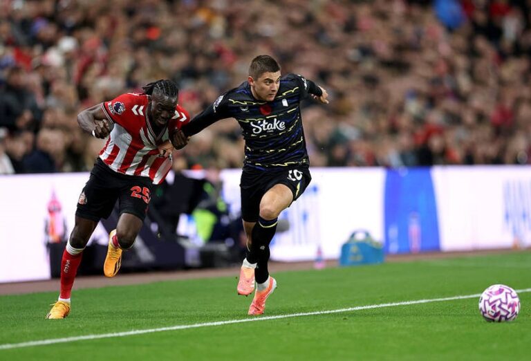 Миколенко отримав посередню оцінку в матчі, де Евертон втратив перемогу