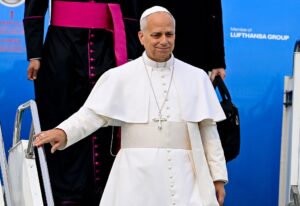 Папа Римський розпочав перший закордонний візит