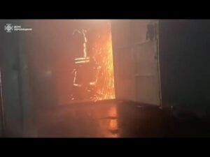 Херсон: масована російська атака спричинила пожежі у житлових кварталах