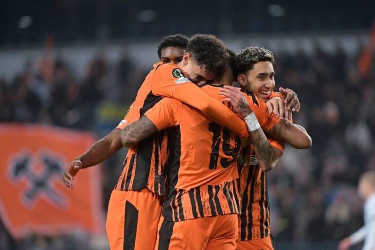 Шахтар зміцнив свої перші позиції після перемоги 6:0 над Оболонню