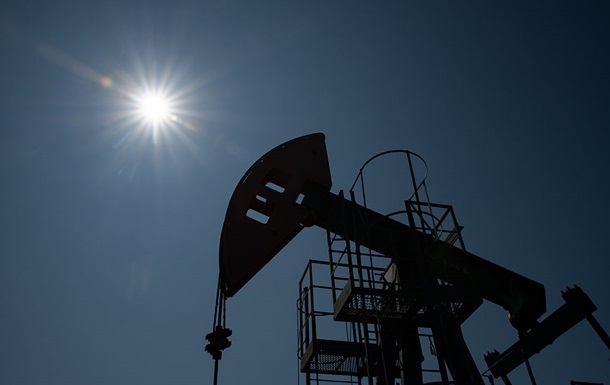 Ціни на нафту у світі почали зростати після місячного мінімуму