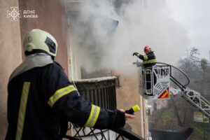 Новини Києва - У Києві через вибух зарядної станції загорілася квартира