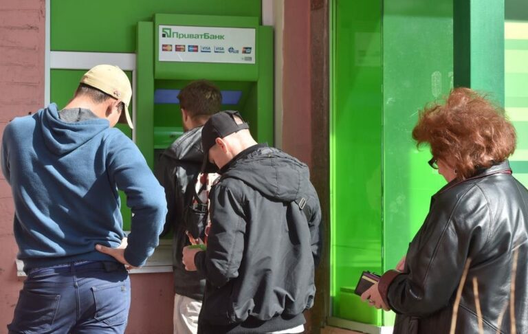 У ПриватБанку заявили про збій сервісів