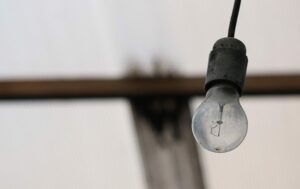 Удари по енергетиці: на Запоріжжі окупанти скаржаться на відсутність світла