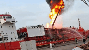 Новини світу - В Румунії евакуювали село після влучення дрона РФ в танкер з газом