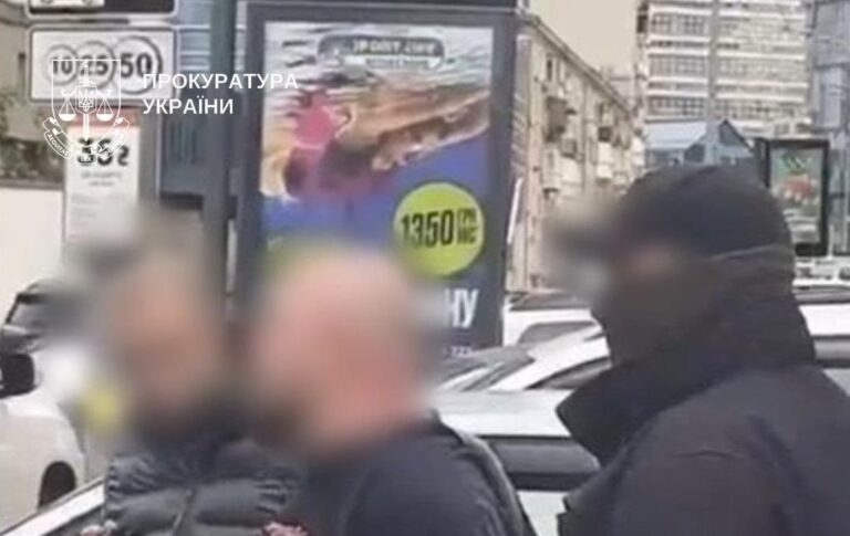 Затримано киянина, який за $25 тисяч “працевлаштовував” до спецслужби