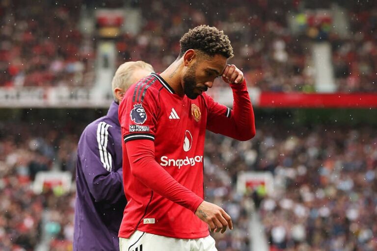 Зірковий гравець МЮ може пропустити матч з Миколенком