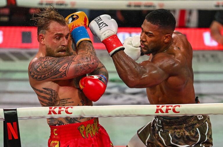 Джошуа говорить про сумбурність бою з Полом і відзначає спроби дати бокс