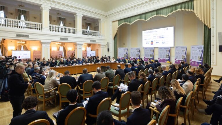 Олена Зеленська взяла участь у засіданні, присвяченому реалізації реформи шкільного харчування