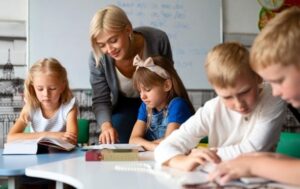 Новини України - Кабмін підвищить зарплати вчителям із січня на 30%