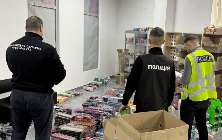 Хмельничанин налагодив нелегальне виробництво електронних сигарет