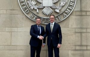 Кислиця прибув на переговори до Китаю