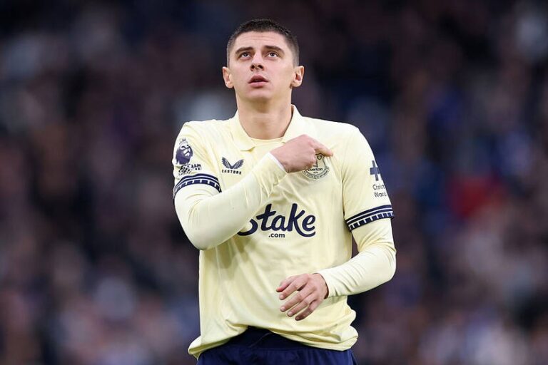 Миколенко з Евертона може піти грати в Бундеслігу