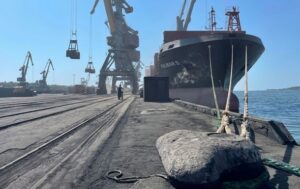 Морський порт Південний відновив роботу