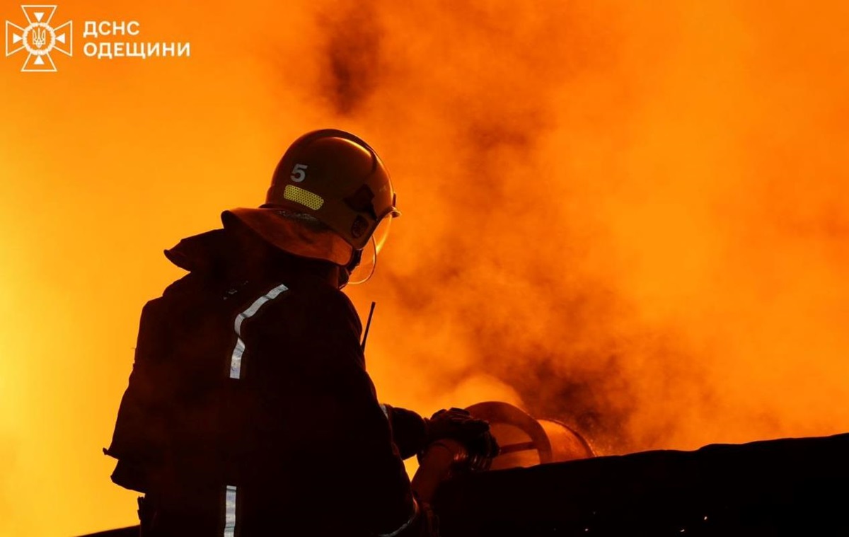Новини України - На Одещині через удар РФ виникло кілька пожеж