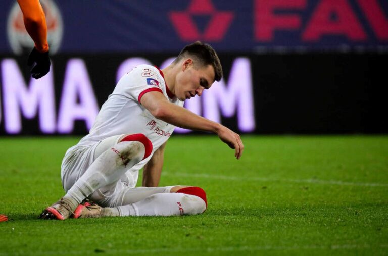 Нинішній лідер національного чемпіонату посилиться двома гравцями