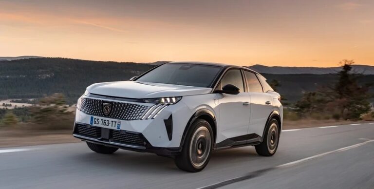 Peugeot відкликає майже 100 тисяч кросоверів 3008 і 5008