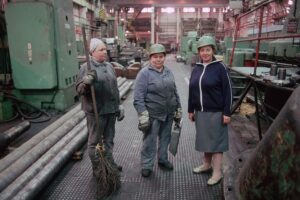 РФ скоротить заборонені для жінок професії через нестачу кадрів