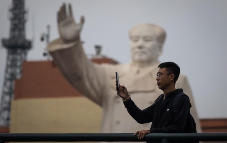 У Китаї каратимуть за “непристойний контент” у приватних повідомленнях