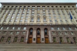 У Києві демонтували понад 20 тисяч незаконних рекламних конструкцій