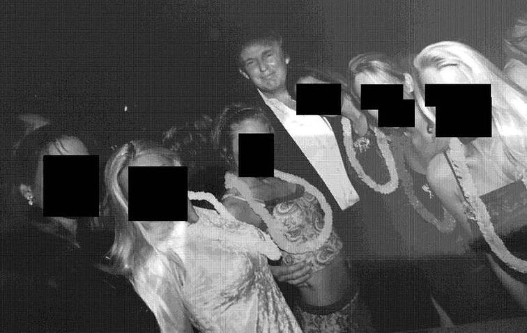 У США опублікували нові фото з Трампом зі спадку Епштейна