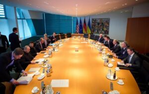 Україна і США відновили переговори в Берліні – ЗМІ