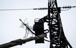 Новини України - В Україні повертають світло після обстрілів