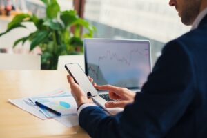 Новини бізнесу - В Україні за рік закрилось 11 тис. компаній: стали відомі "довгожителі"