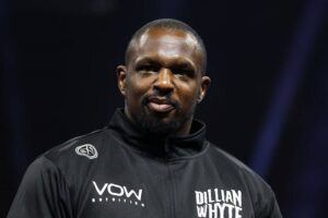 Вайт розповів, чому Усик не став захищати титул WBO