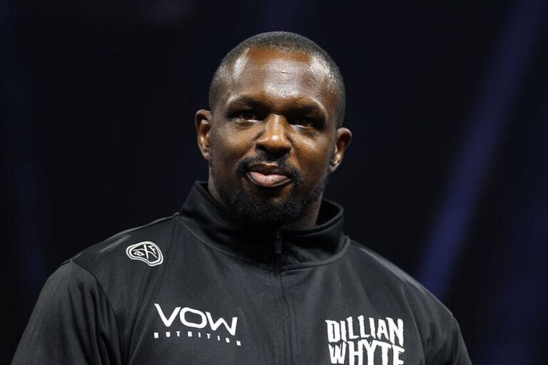 Вайт розповів, чому Усик не став захищати титул WBO