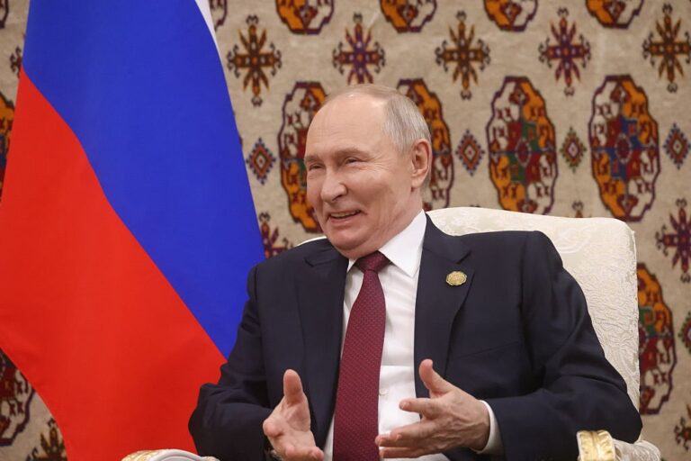 Вчені РФ взялися за реалізацію ідеї Путіна продовжити життя “до 150 років”